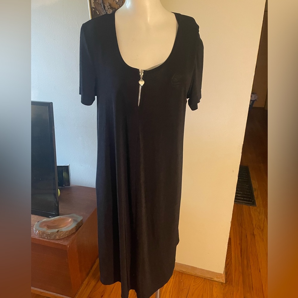 Champagne West Vintage Black Short Sleeve Rayon Dress with Heart Zipper Detail